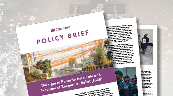 Drei Dokumente aus dem Policy Brief über das Recht auf Versammlungsfreiheit und das Recht auf Religionsfreiheit
