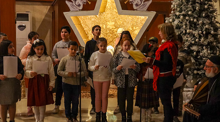 Weihnachtsgottesdienst in einer orthodoxen Kirche in Erbil Anfang Januar