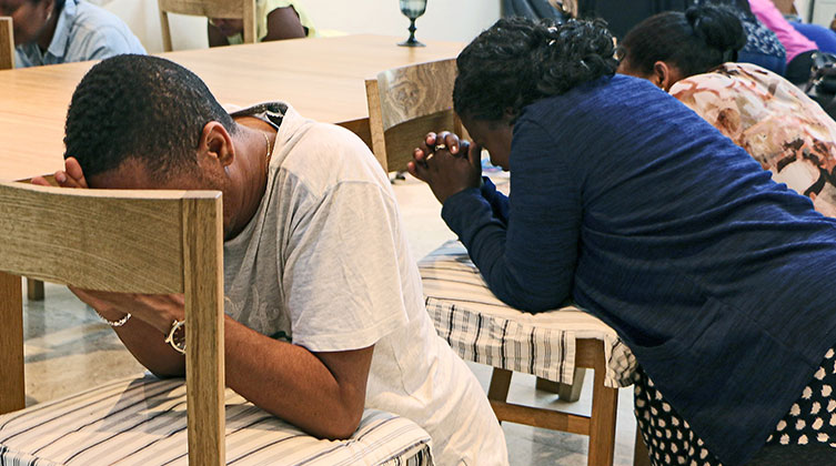 Eritreische Christen treffen sich heimlich zum Beten (Symbolbild)