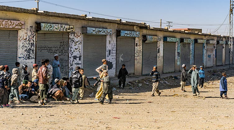 Viele junge Afghanen sehen für sich keine andere Zukunftsperspektive als sich den Islamisten anzuschließen (Symbolbild)