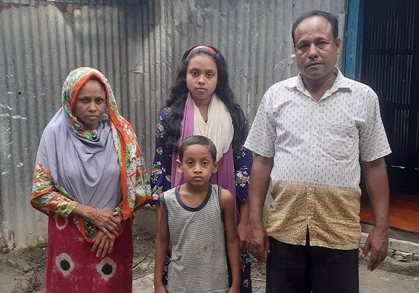 Pastor Nurul und seine Familie haben ein neues Zuhause gefunden; doch der Schmerz über das Erlebte sitzt tief.