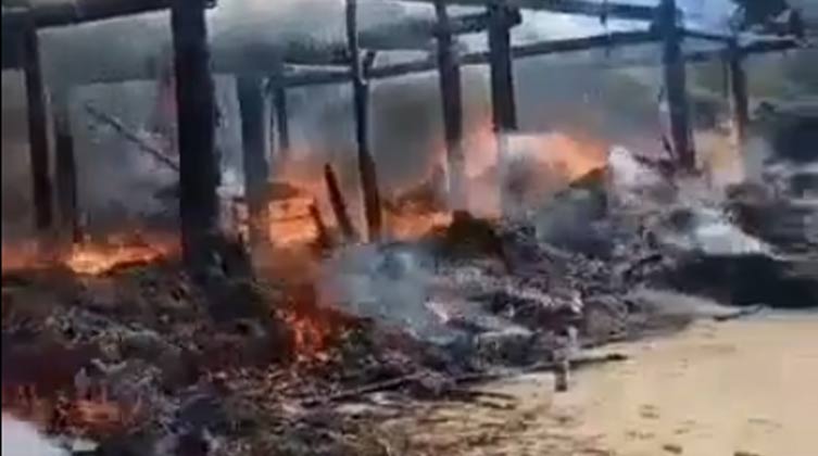 Ein Video von Moos' Haus der Familie zeigt das ganze Ausmaß der Zerstörung (Screenshot)