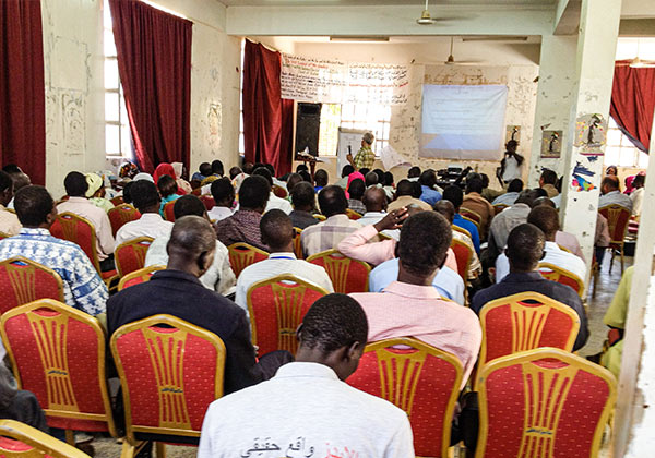 Gemeindeleiter bei einem Seminar über Verfolgung in Khartum (Symbolbild)