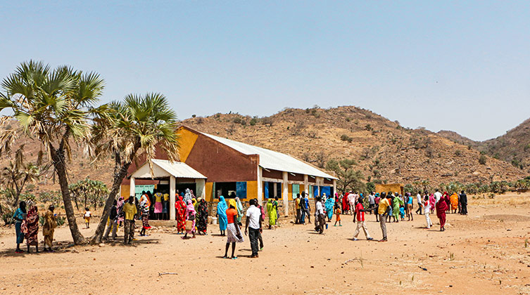 Christen im Süden des Sudan versammeln sich zum Gottesdienst