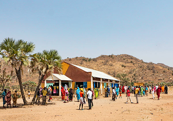 Christen im Süden des Sudan versammeln sich zum Gottesdienst