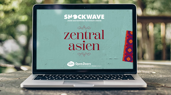 Laptop mit Einladung zu Shockwave