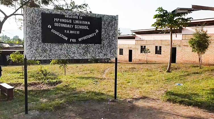 Die Lhubiriha Secondary School im Westen Ugandas wo bei einem Anschlag über 40 Menschen starben