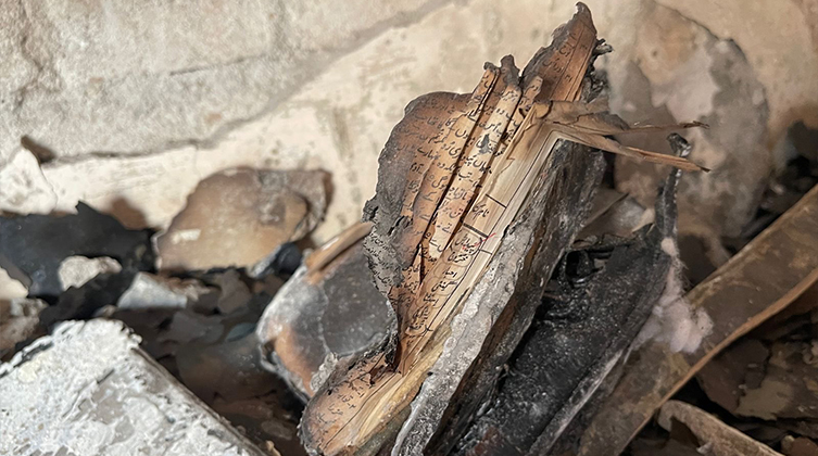 Eine bei den Angriffen in Jaranwala verbrannte Bibel