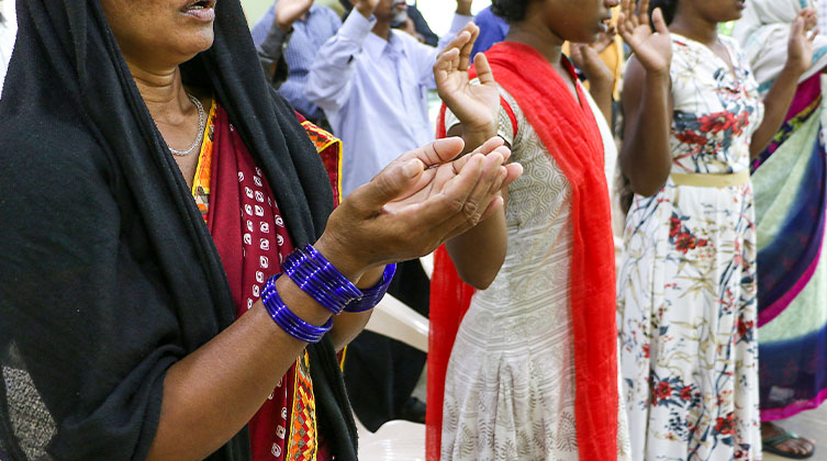 Christen in Indien während einer Zeit der Anbetung