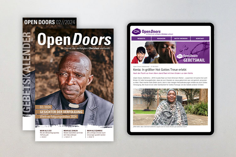 Monatsmagazin Februar mit Gebetskalender und Tablet mit Open Doors Gebetsmail