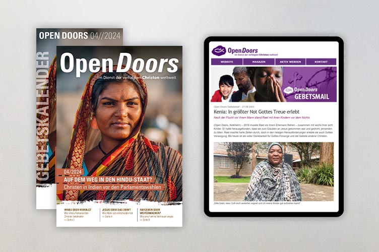 Monatsmagazin mit Gebetskalender und Tablet mit Open Doors Nachrichten