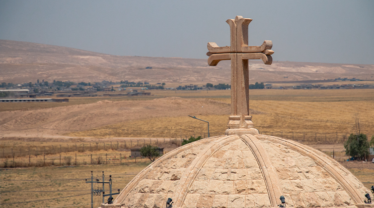 Kreuz auf einem Kirchendach