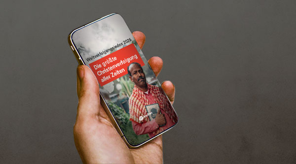 Vorschau eines Videos auf einem in der Hand liegenden Smartphones