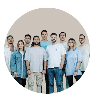 Künstlerportrait der Outbreakband auf grauem Hintergrund