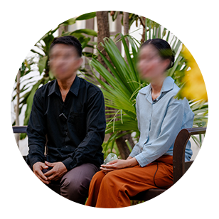 Anonymisiertes Portraitfoto eines Ehepaares
