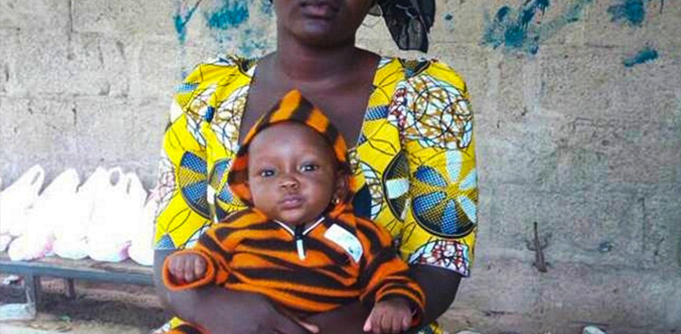 Esther aus Nigeria