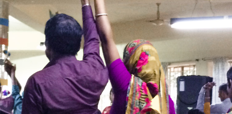 Ehepaar bei Seminar für Christen mit muslimischem Hintergrund in Bangladesch