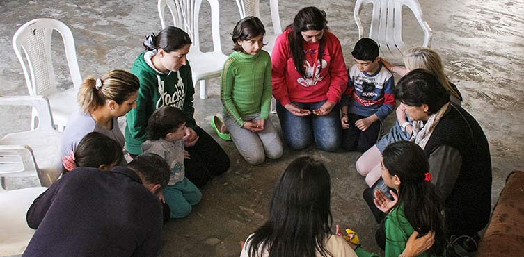 Syrische Christen im Gebet