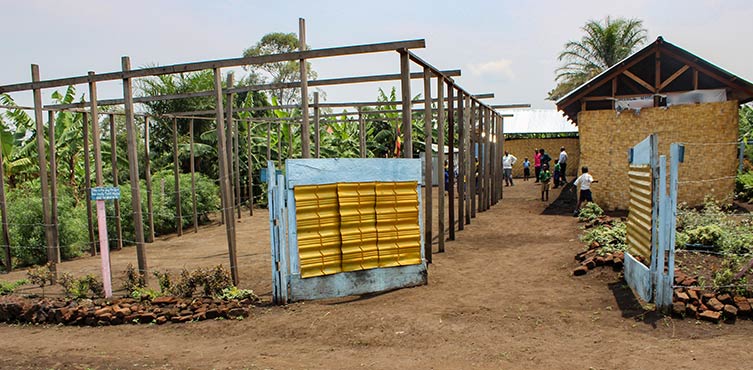 Grundgerüst eines Bauprojekts in Ostafrika