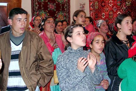 Algerien: Gottesdienst in einer Hausgemeinden in Aït Bouadou