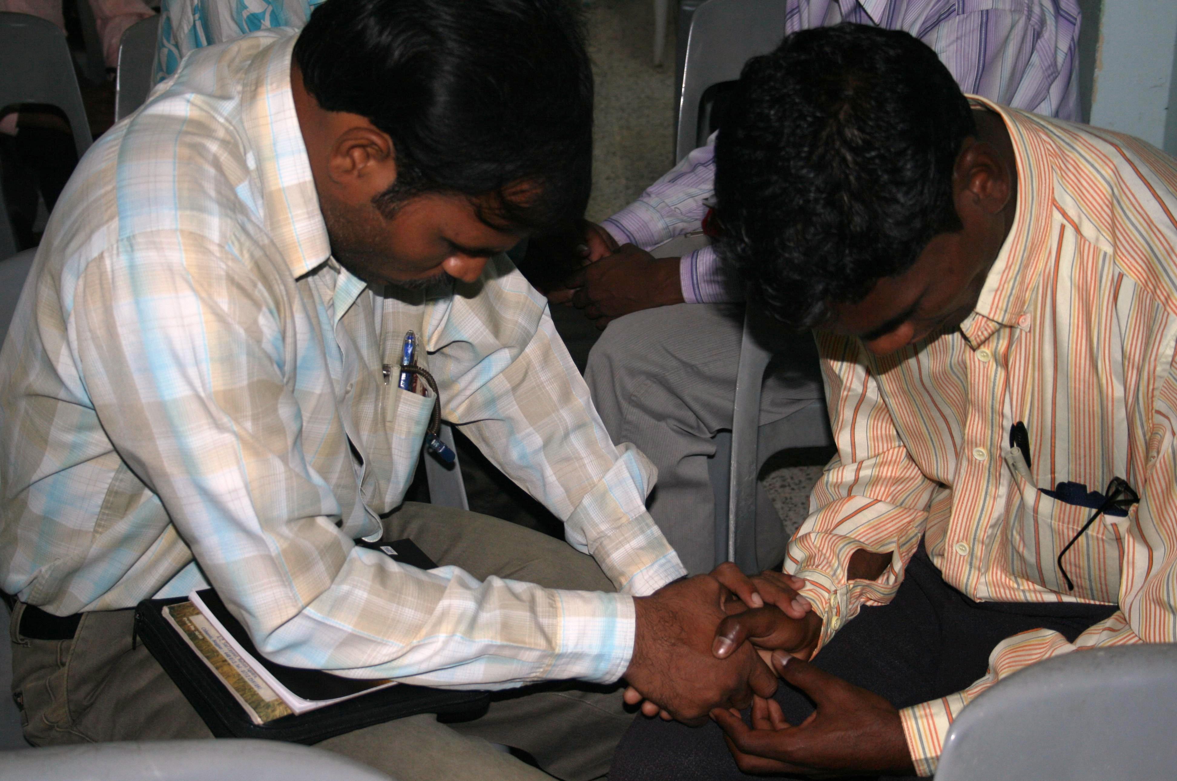 indische Christen beim Gebet