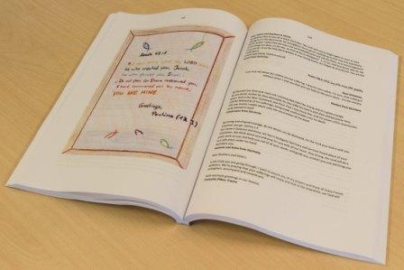 Buch gesammelter Brief von Christen aus aller Welt an Christen in Bagdad