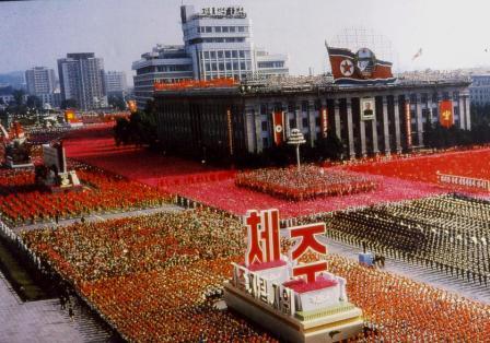 Ein Land feiert sich: große Parade zu Ehren der Landesführer/Open Doors