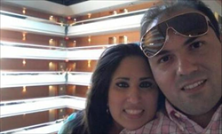 Naghmeh Shariat Panahi links und ihr Ehemann Saeed Abedini