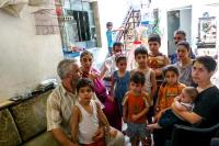 Familie Kasooha aus Syrien in ihrer kleinen Zufluchtswohnung/Open Doors