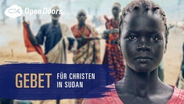 Gebet für Christen im Sadan - Sudanesische Frau schaut in die Kamera