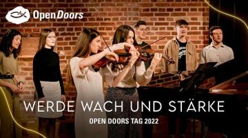 Miroslav Chrobak mit Chor beim Open Doors Tag 2022 - Werde wach und stärke