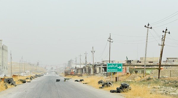 Straße nach Karamles in der Ninive-Ebene kurz nach der Befreiung vom IS