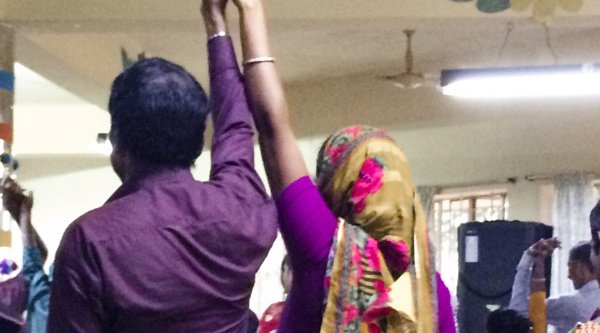 Ehepaar bei Seminar für Christen mit muslimischem Hintergrund in Bangladesch