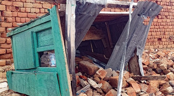 Archivbild: Zerstörte Kirche nach einem Angriff der ADF