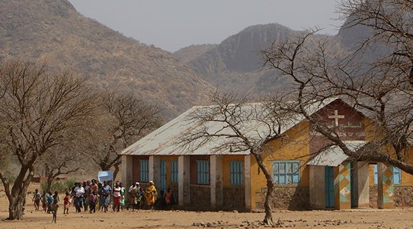 Kirche in den Nuba-Bergen wo Christen in der Vergangenheit immer wieder vor Bomben der sudanesischen Armee fliehen mussten