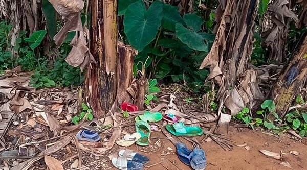 Die Schuhe einiger entführter Kinder sind eine eindringliche Erinnerung sie nicht zu vergessen