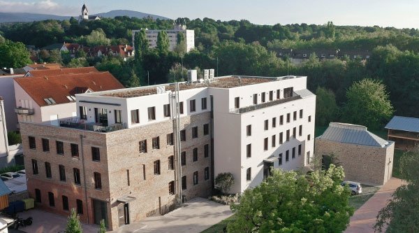 Das Hoffnungzentrum für verfolgte Christen in Kelkheim ist mehr als ein Bürogebäude