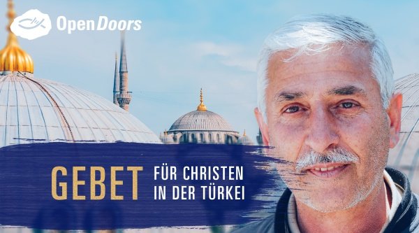Gebet für Christen in der Türkei - Türkischer Mann schaut in die Kamera