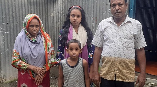 Pastor Nurul und seine Familie haben ein neues Zuhause gefunden; doch der Schmerz über das Erlebte sitzt tief.