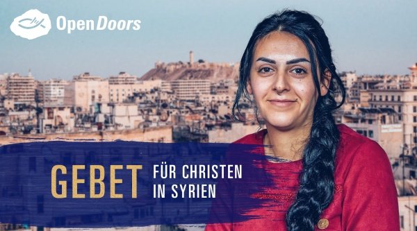 Gebet für Christen in Syrien - Frau lächelt in die Kamera