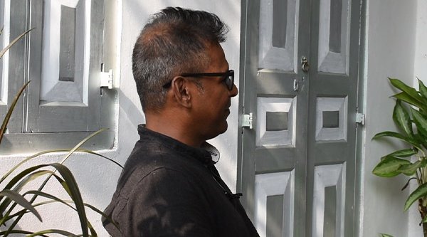 Seitenprofil eines Pastors aus Sri Lanka
