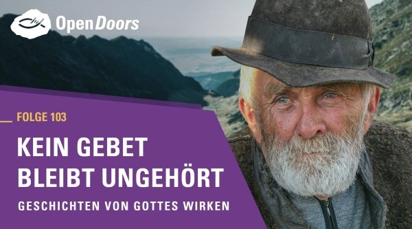 Älterer Mann mit grauem Bart und Hut