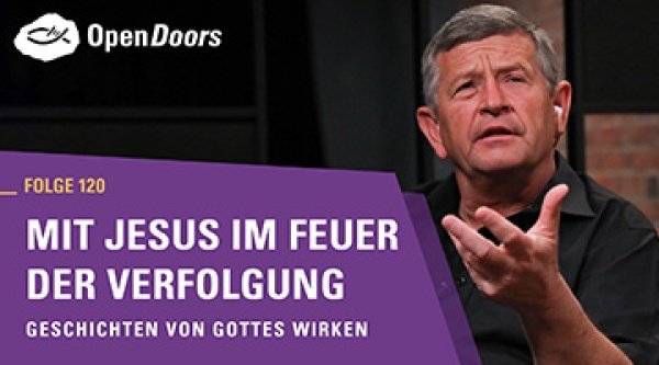 Mann am Gestikulieren