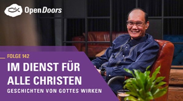 Pete lächelt in die Kamera