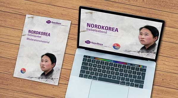 Mock-up mit den Inhalten des Gebetspakets für Nordkorea