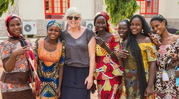 Gruppenfoto von Mia Friesen mit sechs afrikanischen Frauen