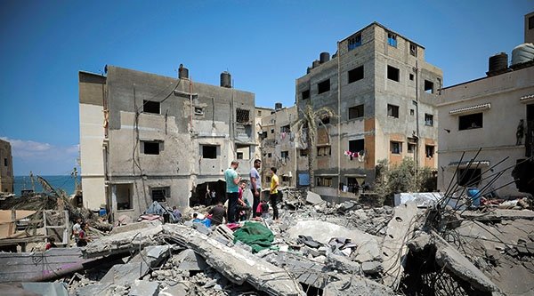 Zahlreiche Häuser in Gaza liegen in Trümmern oder sind stark beschädigt