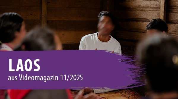 Eine kleine Versammlung in einem Haus