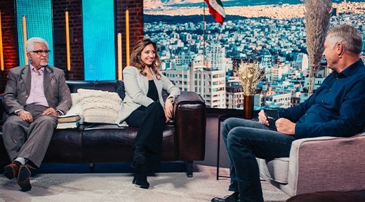 Markus Rode im Gespräch mit Gästen aus Iran