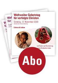 Bestellflyer zum Weltweiten Gebetstag für verfolgte Christen mit rotem Text und den Fotos einer verschleierten indischen Frau und einem Jungen aus Eritrea